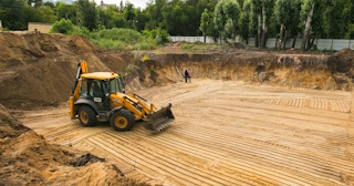 Разработка котлована Лыткарино стоимость за от 570 руб. м3 - заказать работы по копке и рытью котлованов | траншей